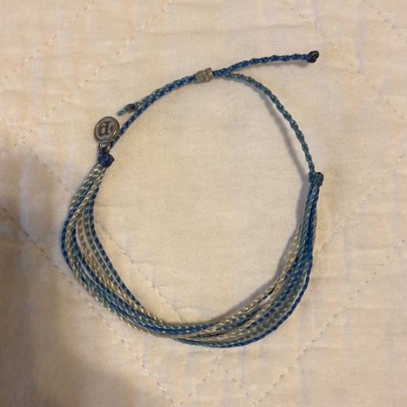 Four set to pure Vida and two generic never been used cute bracelets - Picture 2 of 5